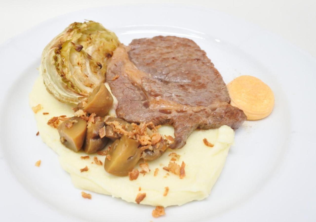 Hotel Gino Park Palace Považská Bystrica 외부 사진