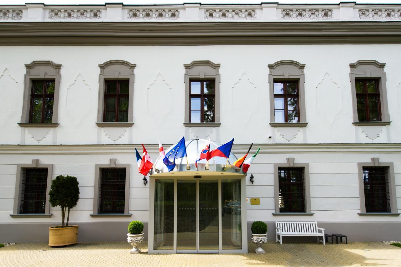 Hotel Gino Park Palace Považská Bystrica 외부 사진